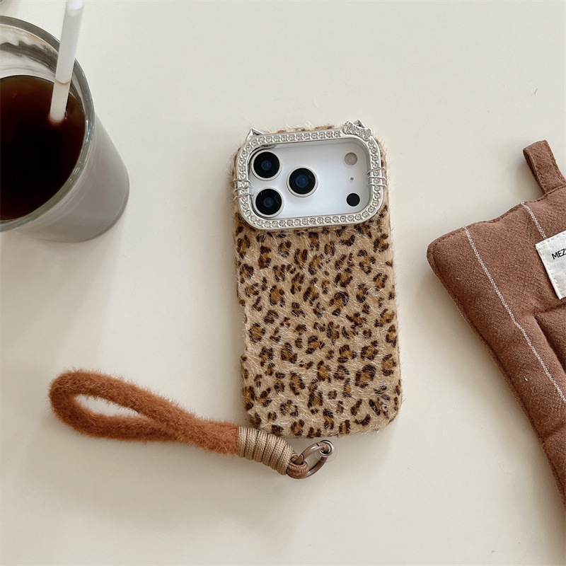 럭셔리 다이아몬드 장식 레오파드 프린트 플러시 폰케이스 - Phone Cases 13 리뷰 및 가격